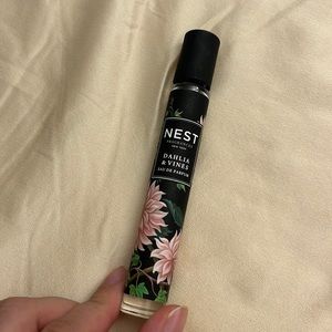 Nest rollerball (Dahlia & Vines scent) never used